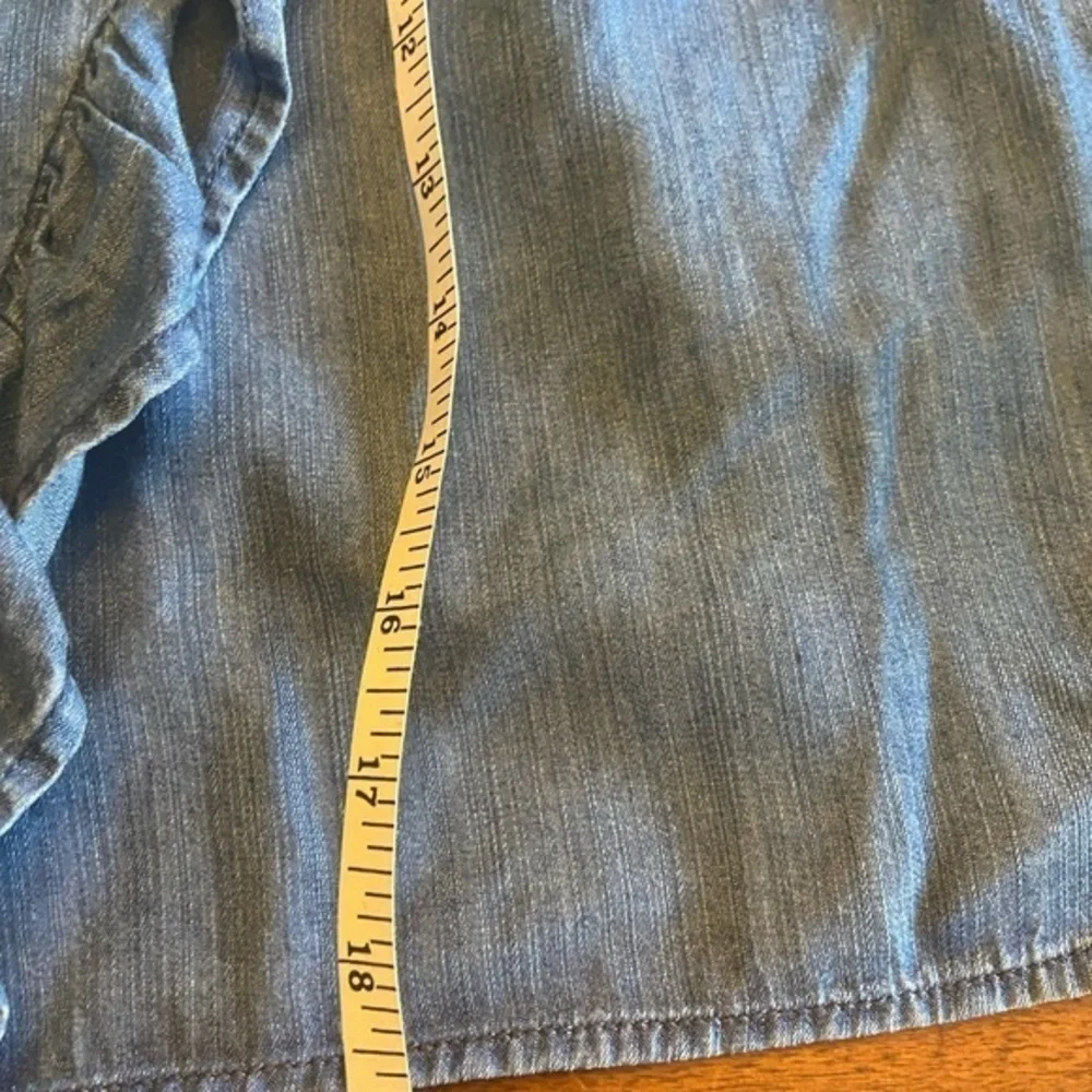Woman’s chambray size‎ large with ruffle, short skirt